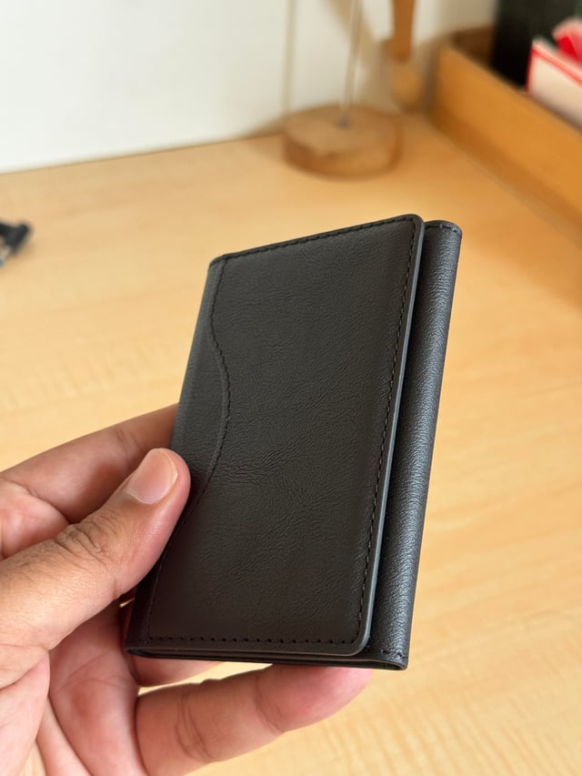 Tri-Fold Slim MagSafe Leather Wallet With Stand