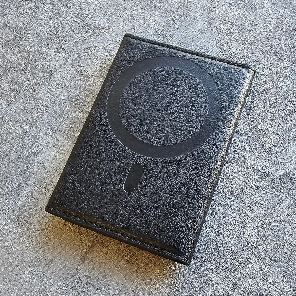Tri-Fold Slim MagSafe Leather Wallet With Stand